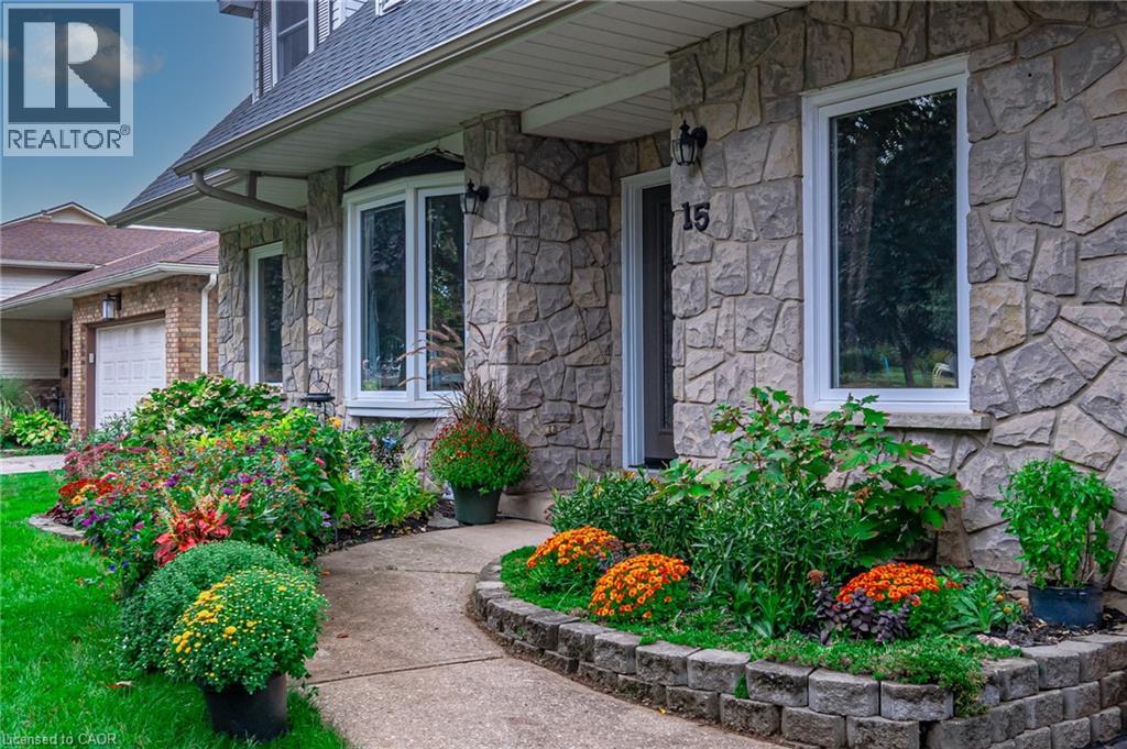 15 Blue Forest Drive, Grimsby, Ontario  L3M 4R4 - Photo 4 - 40776008