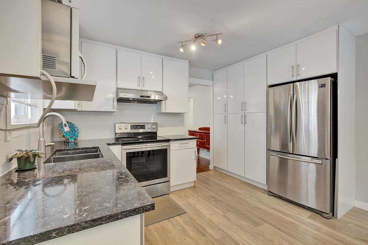11820 Staples Crescent, Delta, British Columbia  V4E 2T7 - Photo 3 - R3054828