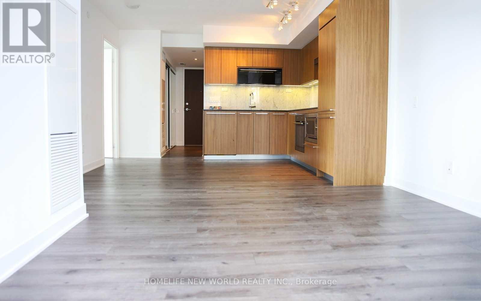2010 - 80 Queens Wharf Road, Toronto, Ontario  M5V 0J3 - Photo 4 - C12437017