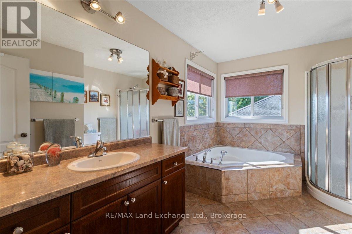 903 Highland Street, Saugeen Shores, Ontario  N0H 2C2 - Photo 23 - X12441906