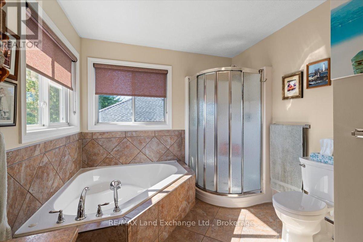 903 Highland Street, Saugeen Shores, Ontario  N0H 2C2 - Photo 24 - X12441906