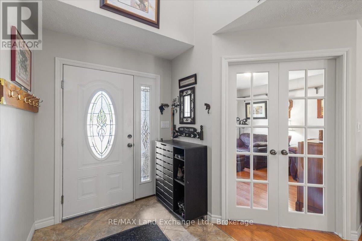 903 Highland Street, Saugeen Shores, Ontario  N0H 2C2 - Photo 3 - X12441906
