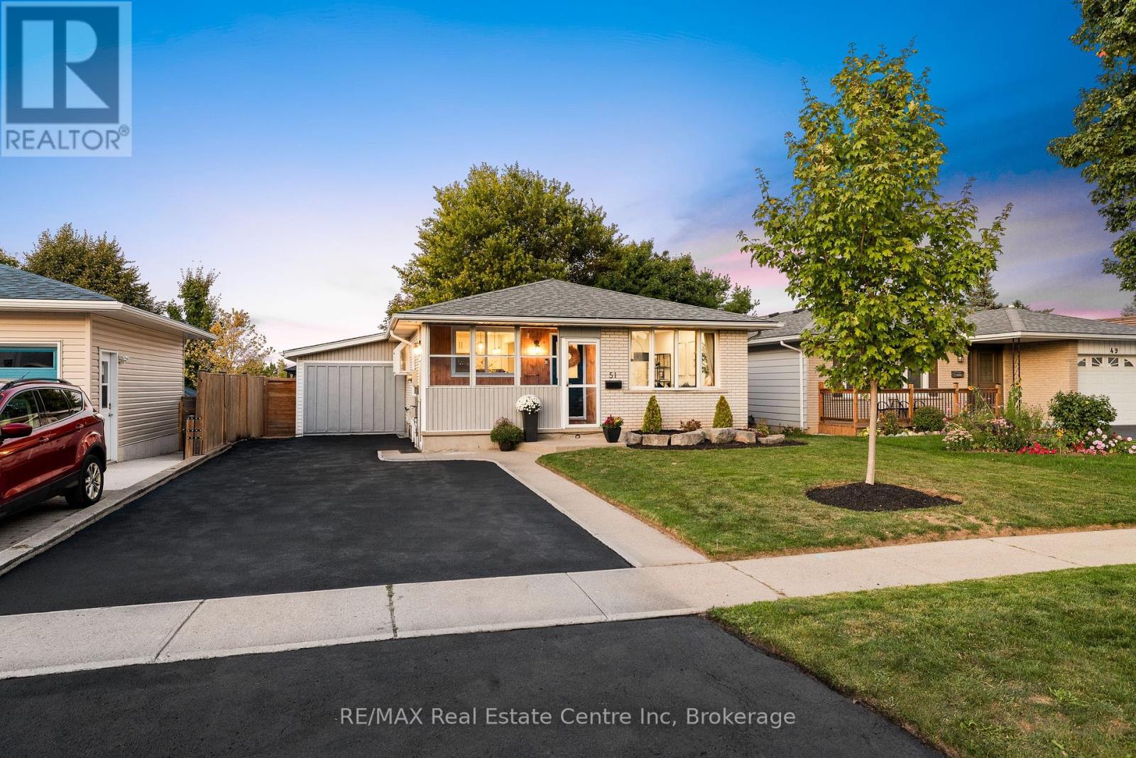 51 MUSKOKA DRIVE, Guelph, Ontario