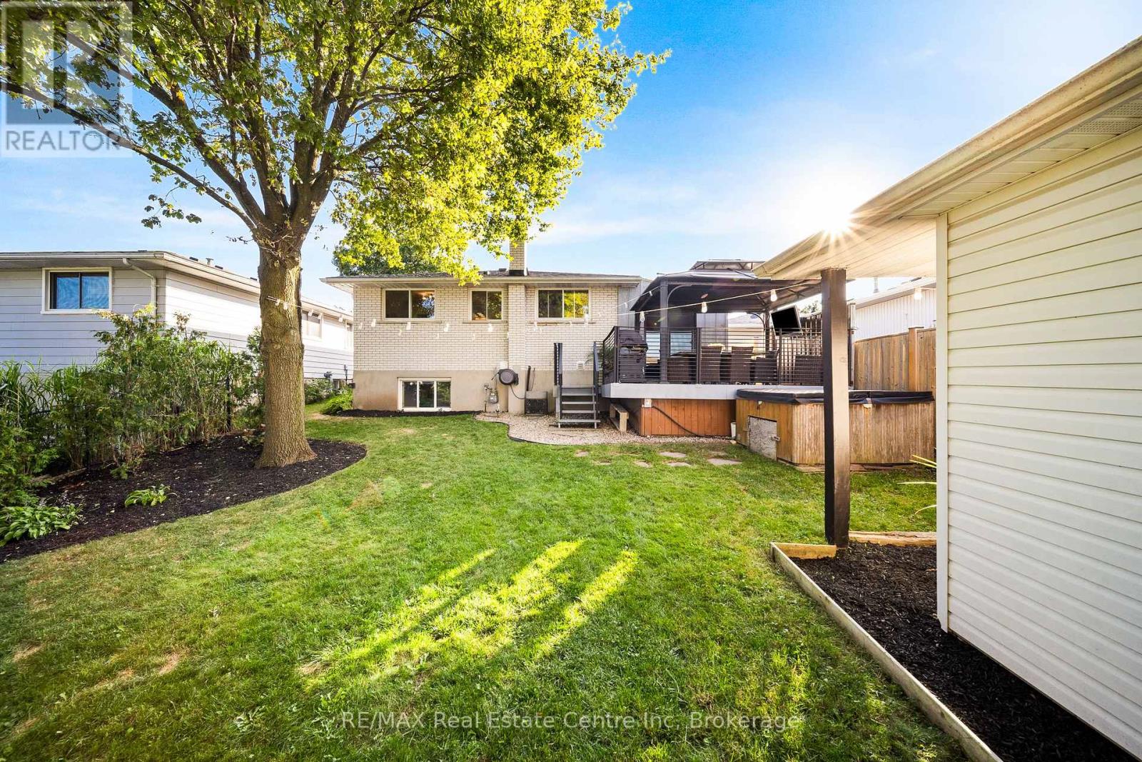 51 Muskoka Drive, Guelph, Ontario  N1E 3M8 - Photo 27 - X12441909