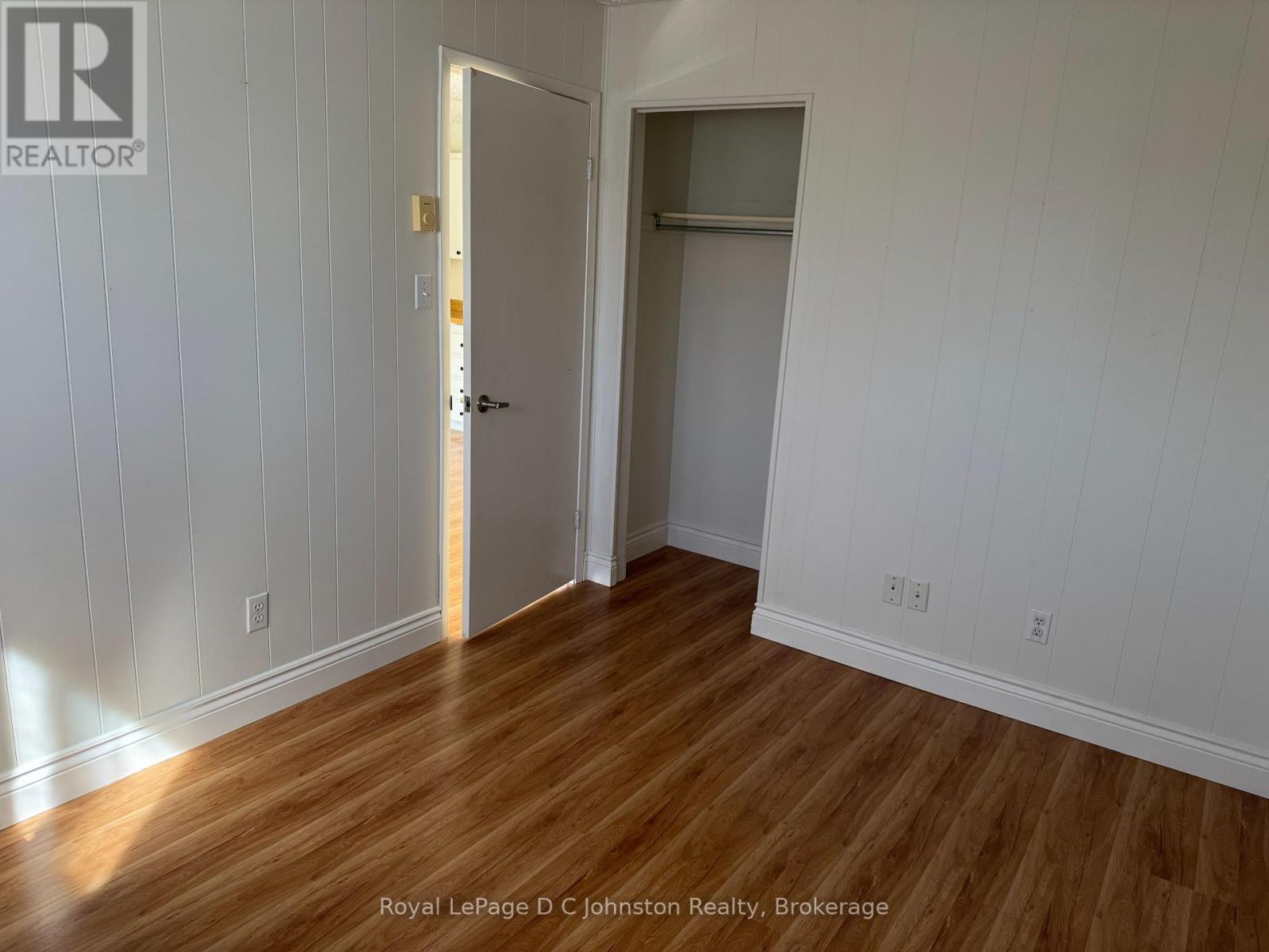 303 - 229 Adelaide Street, Saugeen Shores, Ontario  N0H 2L0 - Photo 9 - X12441918
