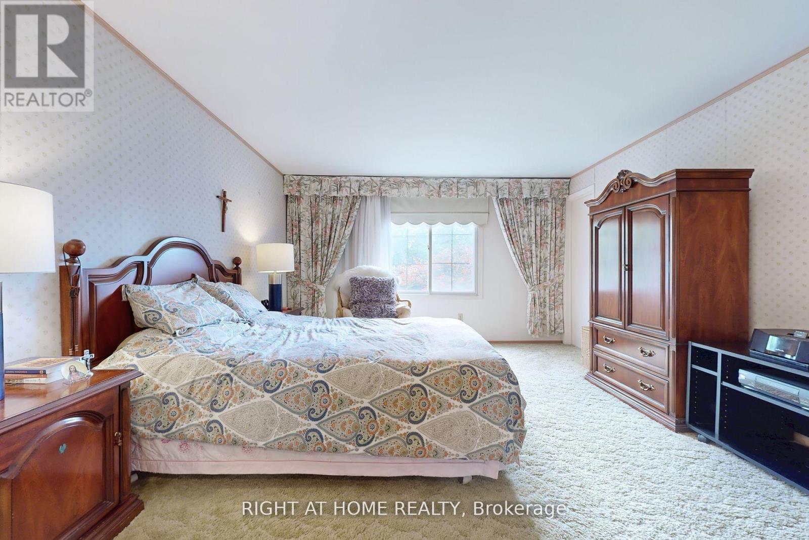 1924 Steepbank Crescent, Mississauga, Ontario  L4X 1T8 - Photo 24 - W12441879