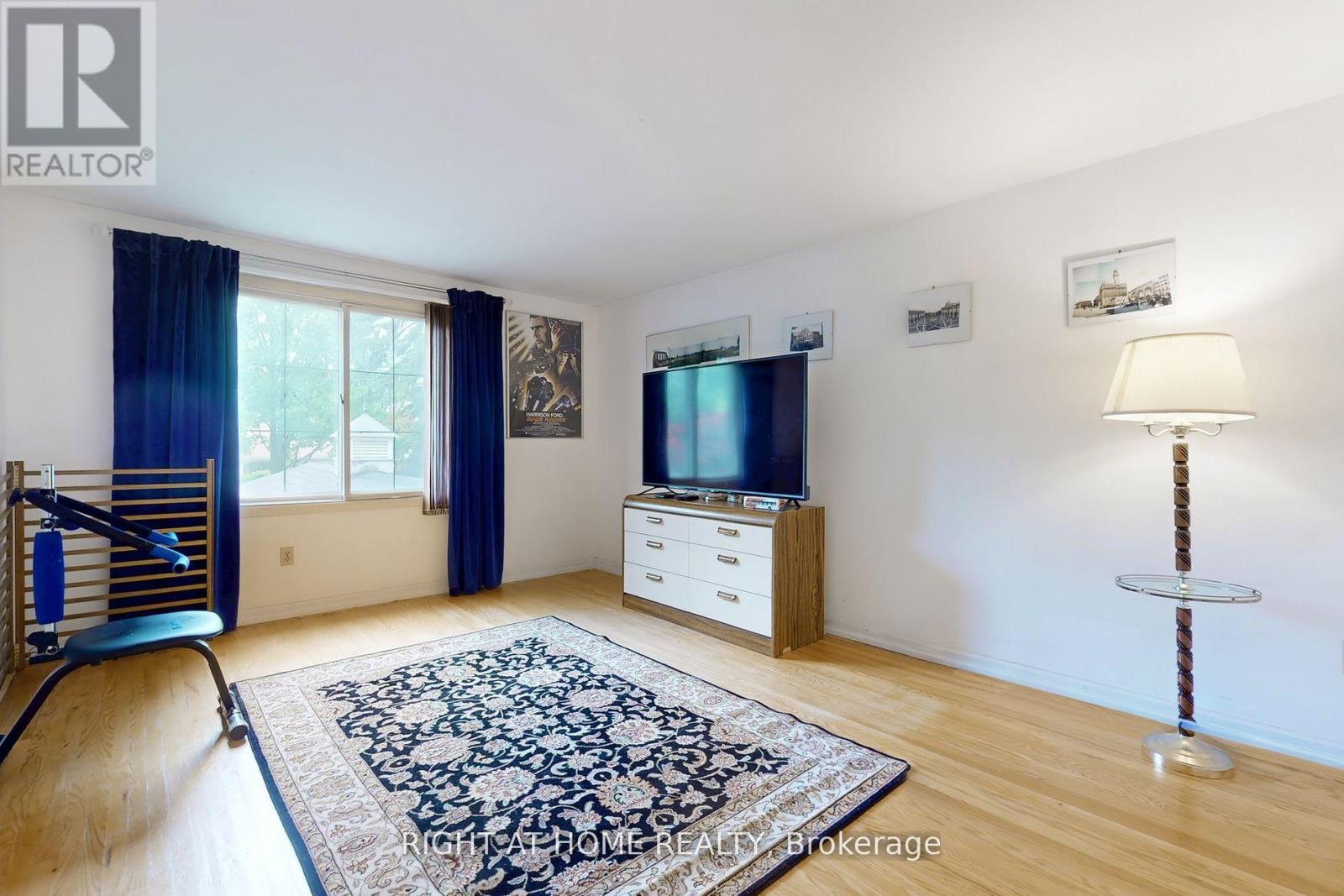 1924 Steepbank Crescent, Mississauga, Ontario  L4X 1T8 - Photo 31 - W12441879