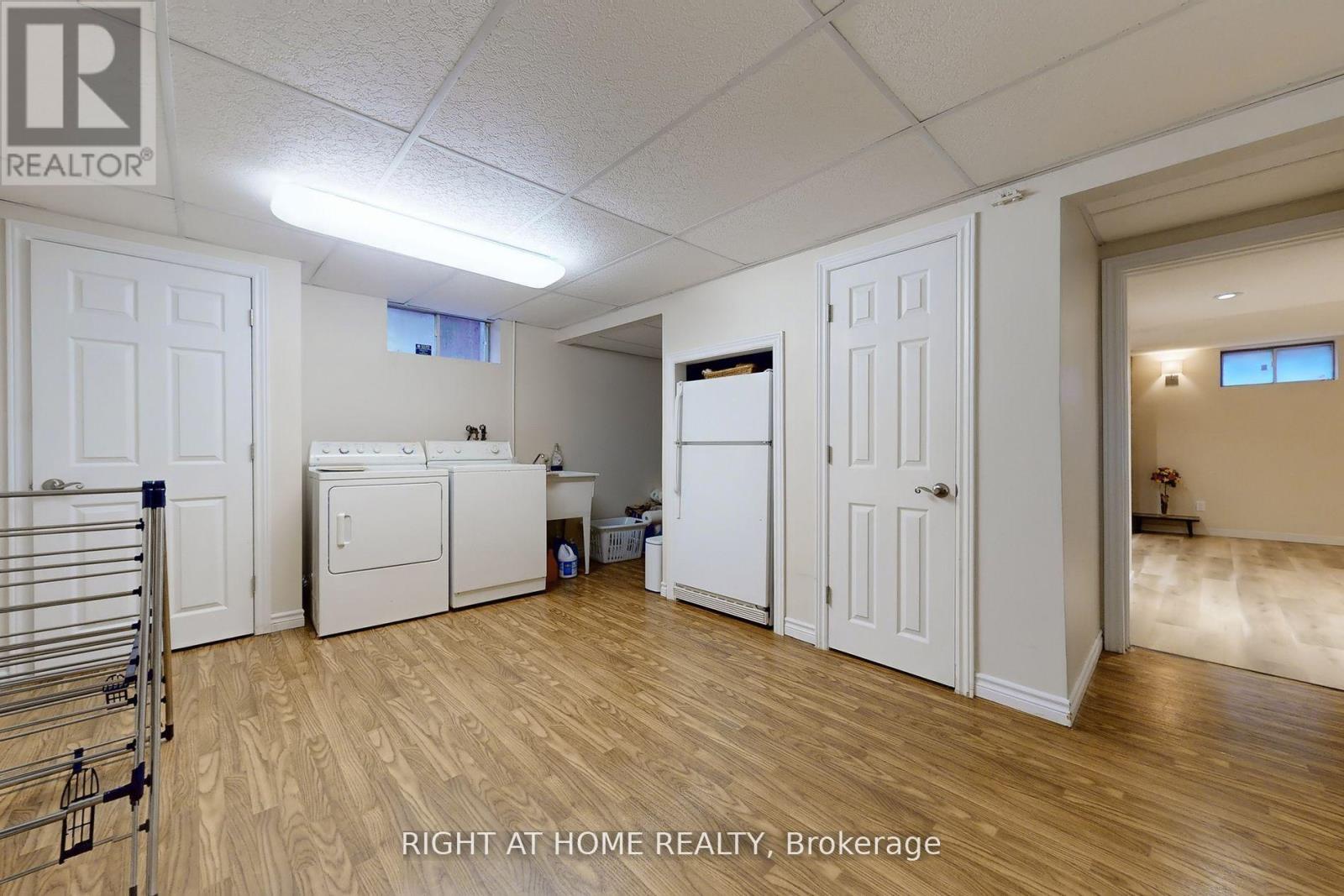 1924 Steepbank Crescent, Mississauga, Ontario  L4X 1T8 - Photo 40 - W12441879