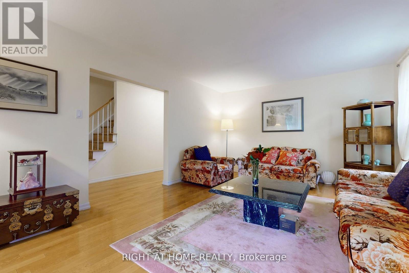 1924 Steepbank Crescent, Mississauga, Ontario  L4X 1T8 - Photo 9 - W12441879