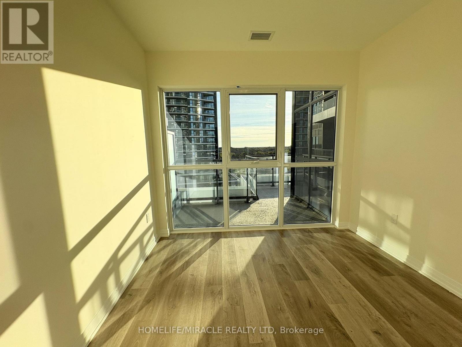 615 - 15 Watergarden Drive, Mississauga, Ontario  L5R 0H4 - Photo 14 - W12441886