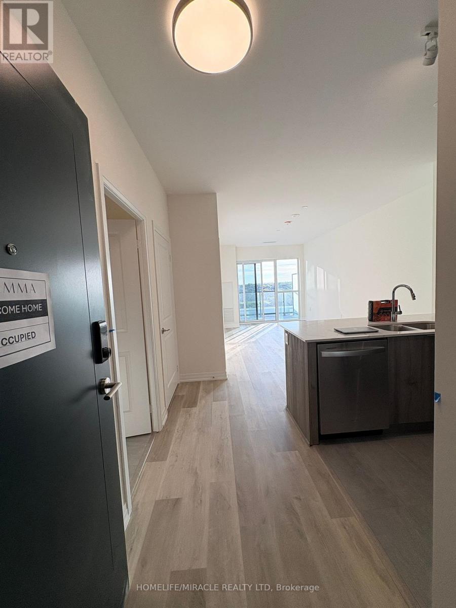 615 - 15 Watergarden Drive, Mississauga, Ontario  L5R 0H4 - Photo 3 - W12441886