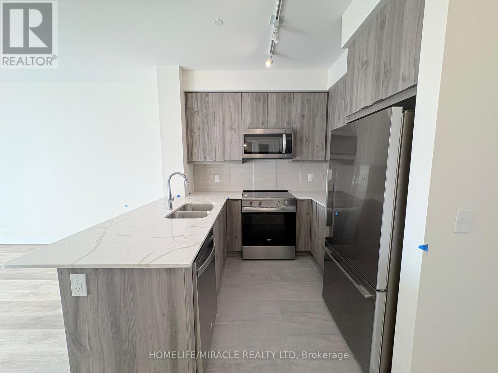 615 - 15 Watergarden Drive, Mississauga, Ontario  L5R 0H4 - Photo 5 - W12441886
