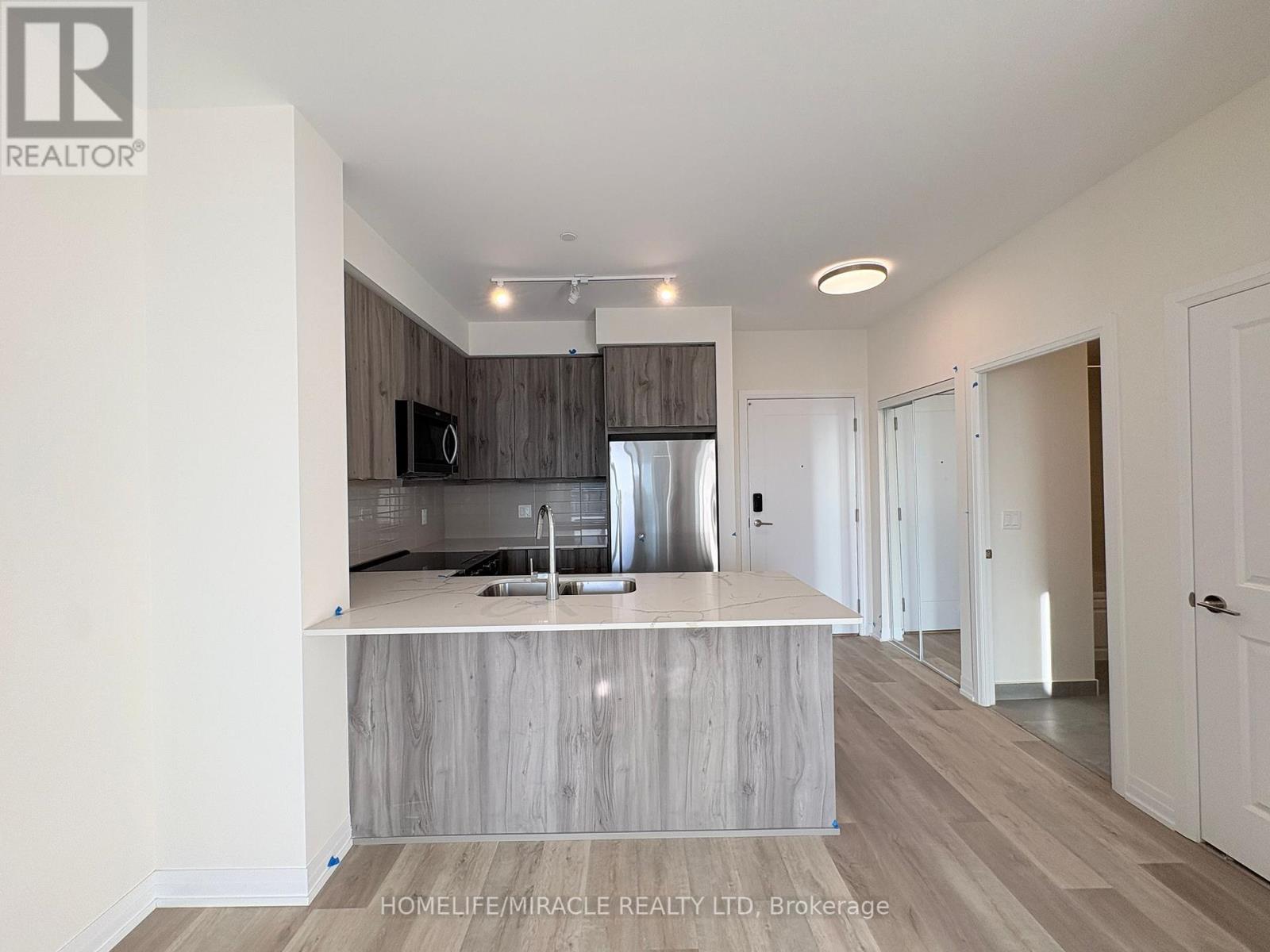 615 - 15 Watergarden Drive, Mississauga, Ontario  L5R 0H4 - Photo 6 - W12441886