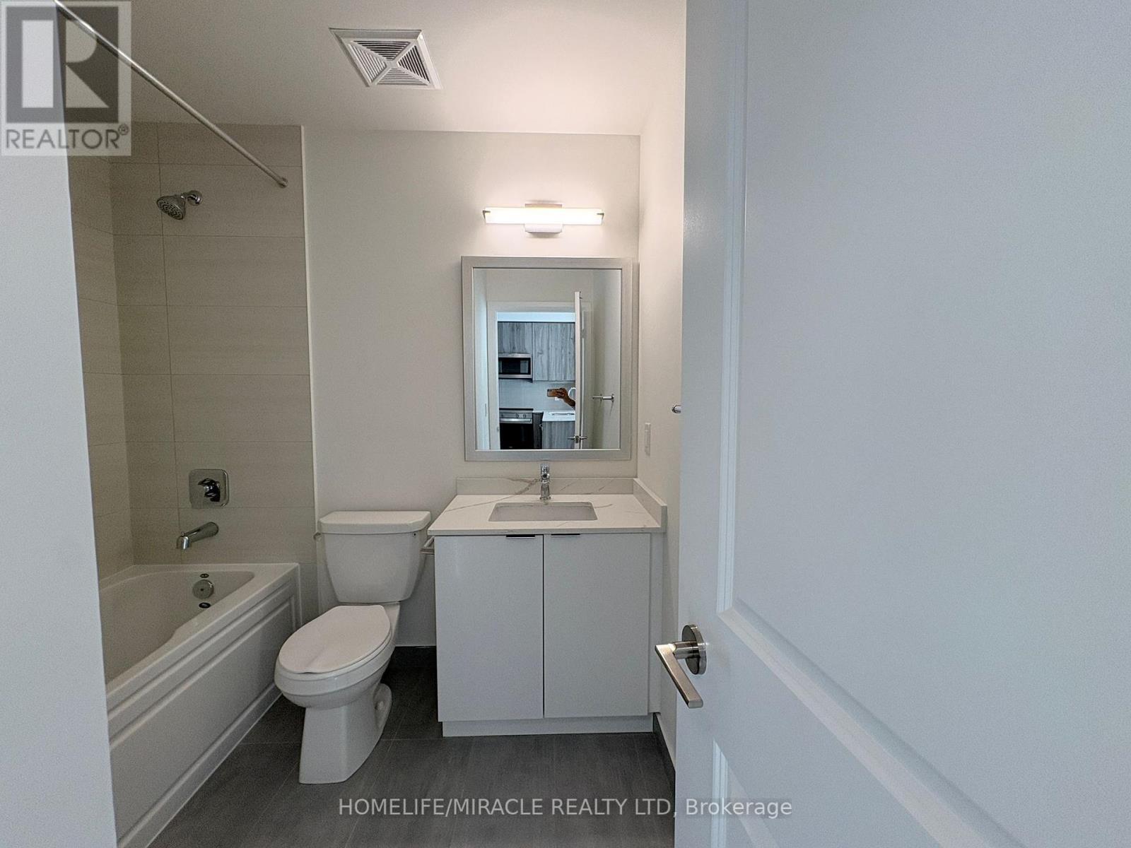 615 - 15 Watergarden Drive, Mississauga, Ontario  L5R 0H4 - Photo 7 - W12441886