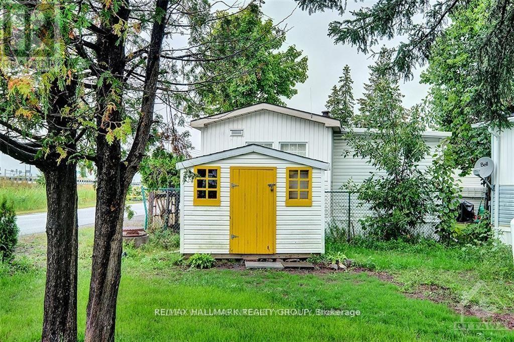 2 Spring Lake Private, Ottawa, Ontario  K0A 1B0 - Photo 3 - X12441894