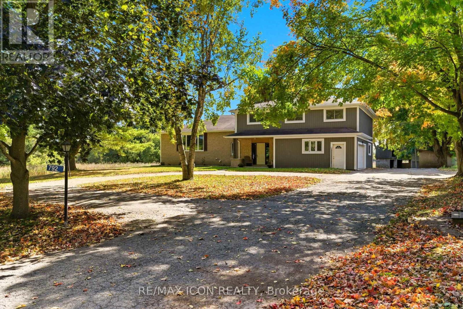 792 6th Concession Rd W, Hamilton, Ontario  L8B 1M8 - Photo 5 - X12441884