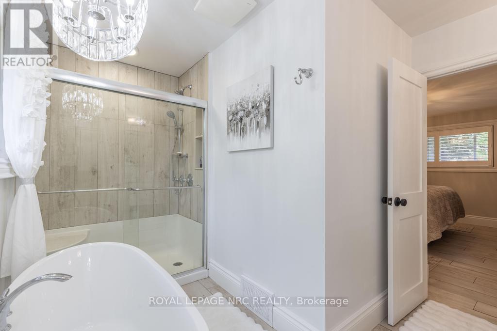 3093 St. Andrew Avenue, Niagara Falls (Stamford), Ontario  L2J 2R7 - Photo 16 - X12441893
