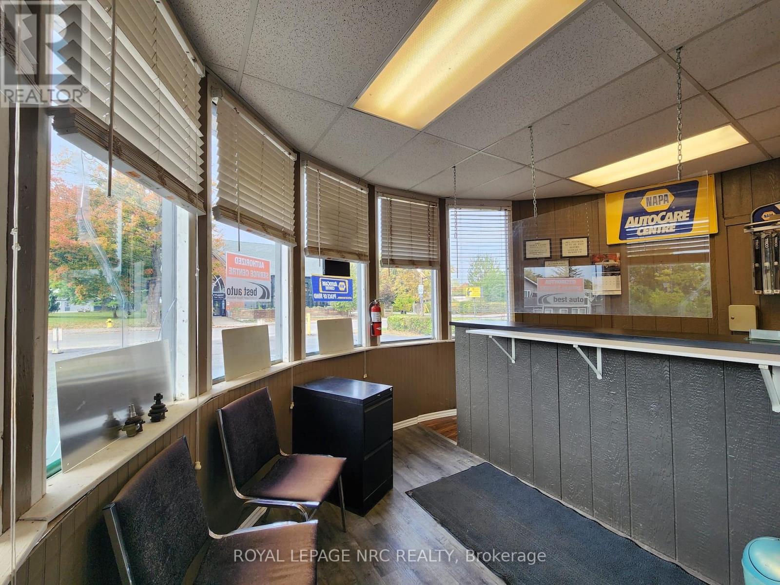 208 Ridge Road N, Fort Erie (Ridgeway), Ontario  L0S 1N0 - Photo 7 - X12441911