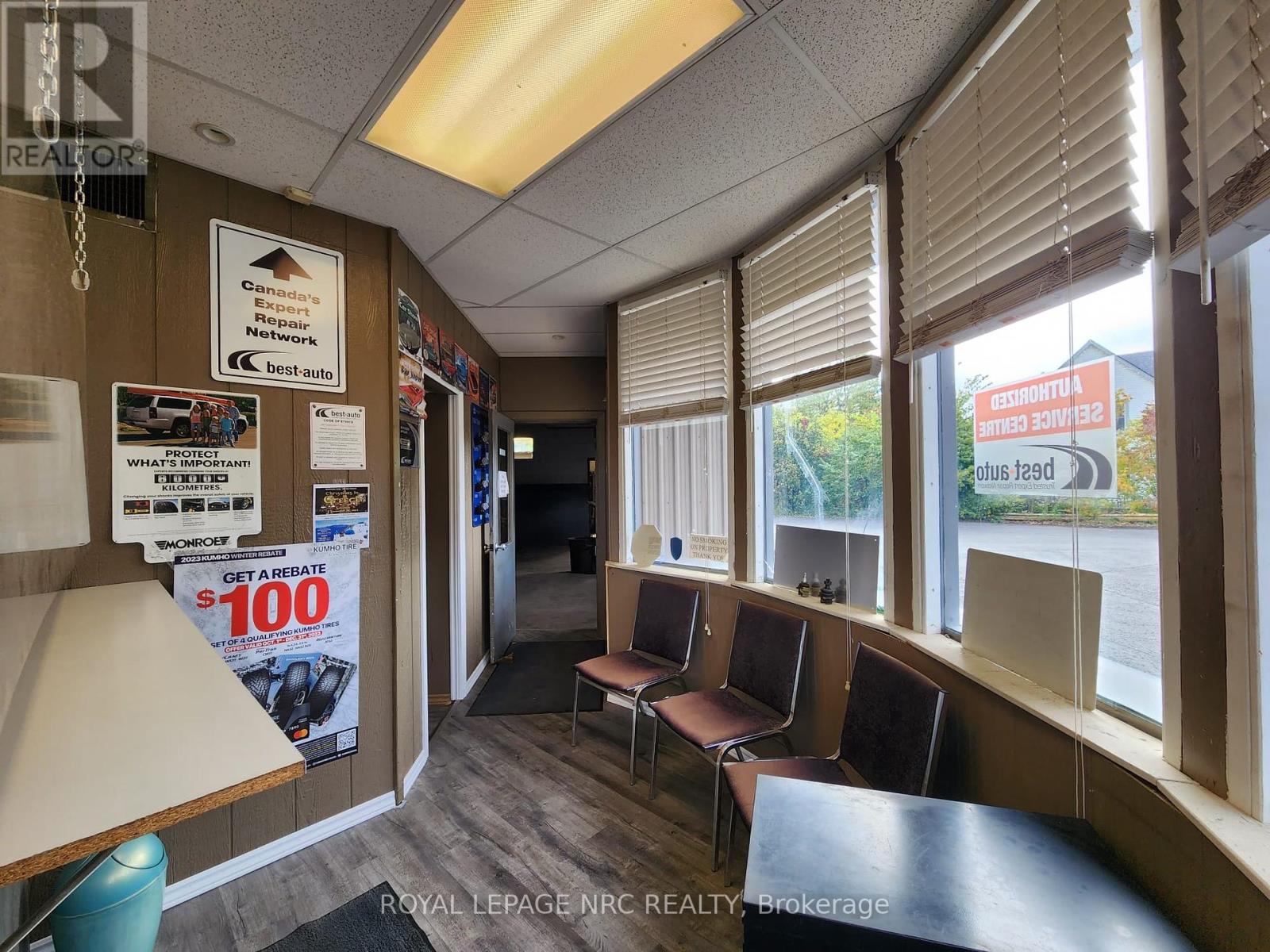 208 Ridge Road N, Fort Erie (Ridgeway), Ontario  L0S 1N0 - Photo 9 - X12441911