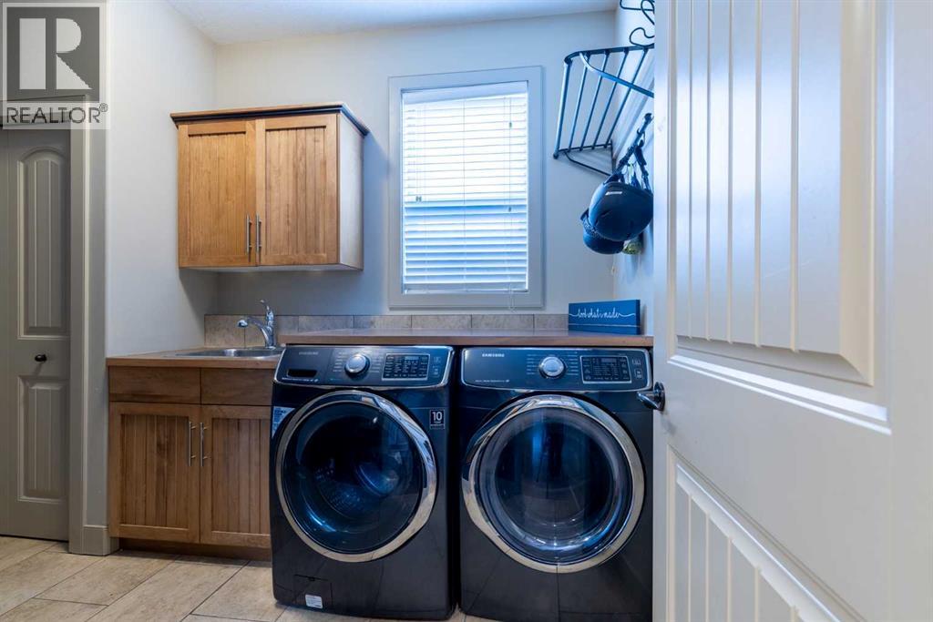52 Elmont Green Sw, Calgary, Alberta  T3H 5Y4 - Photo 24 - A2257526