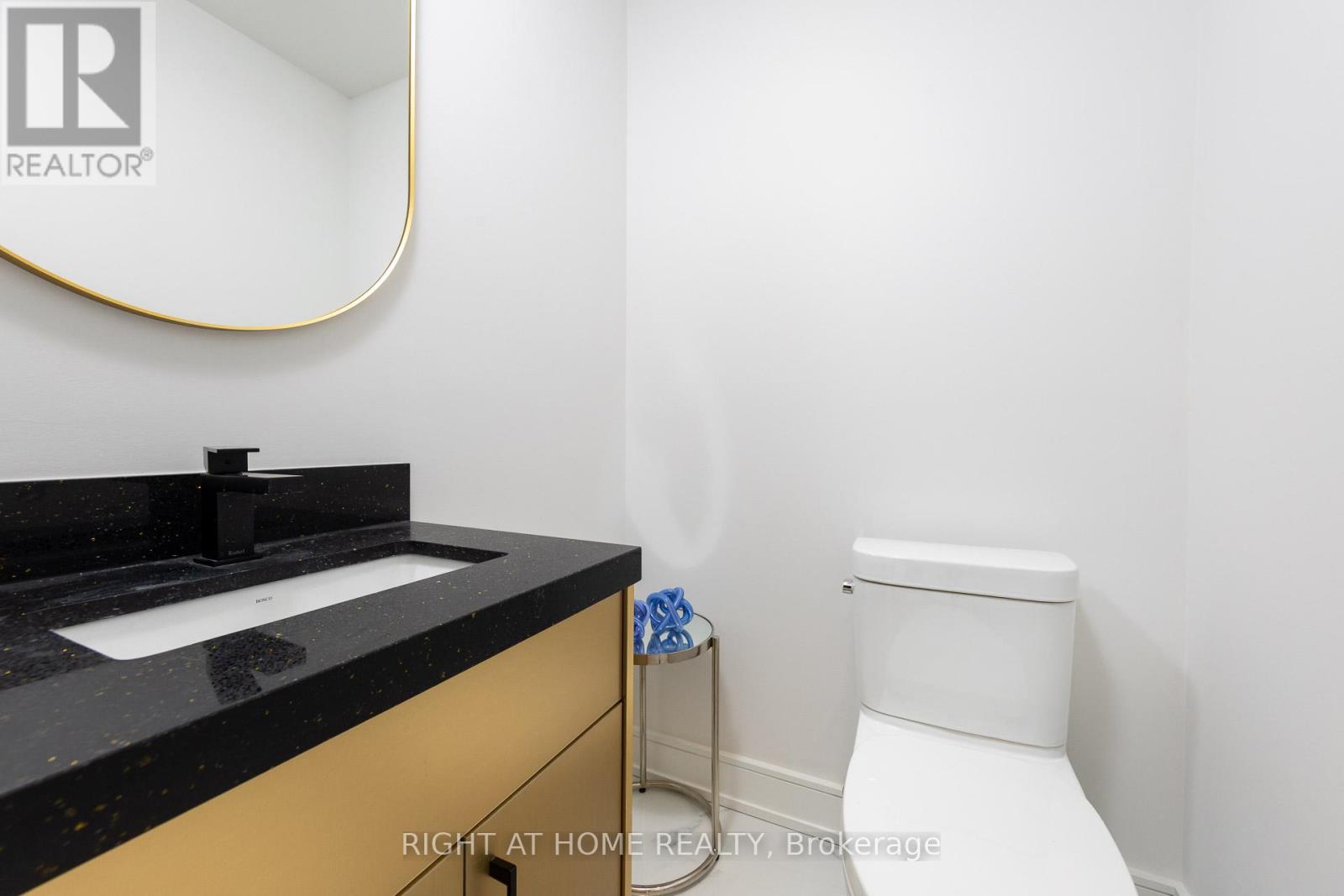 36b Churchill Avenue, Toronto, Ontario  M2N 0L5 - Photo 10 - C12441895