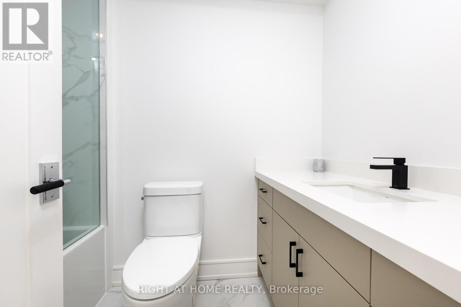 36b Churchill Avenue, Toronto, Ontario  M2N 0L5 - Photo 17 - C12441895