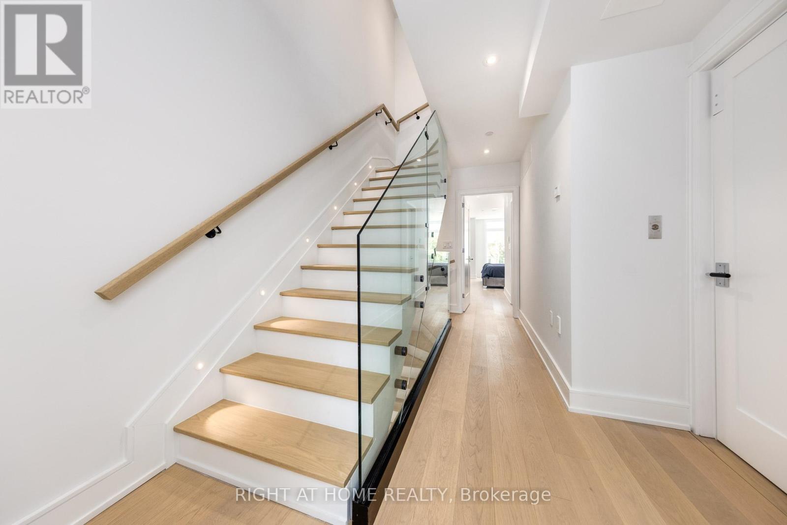 36b Churchill Avenue, Toronto, Ontario  M2N 0L5 - Photo 18 - C12441895