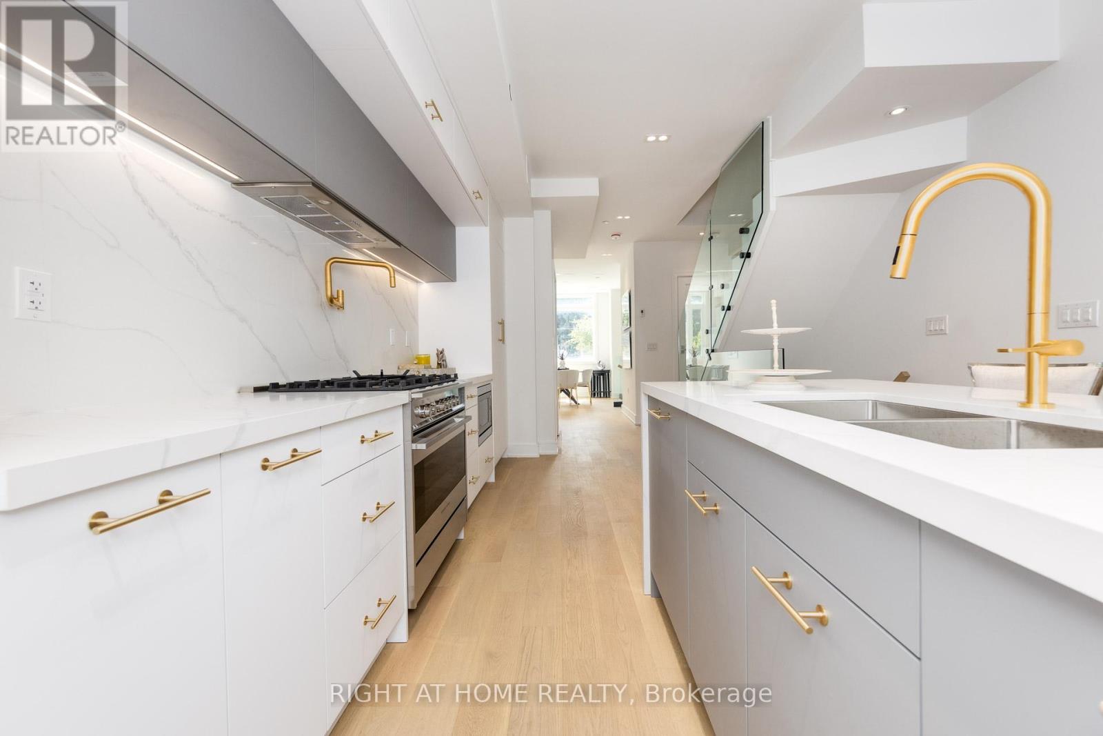 36b Churchill Avenue, Toronto, Ontario  M2N 0L5 - Photo 5 - C12441895