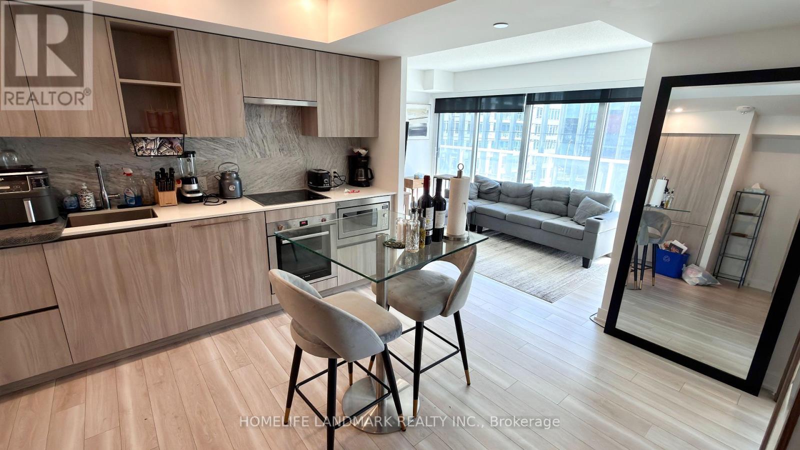 911 - 19 Bathurst Street, Toronto, Ontario  M5V 0N1 - Photo 4 - C12441910
