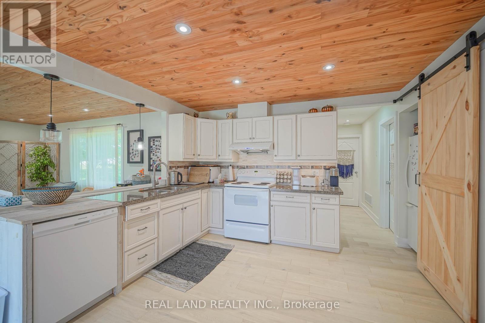 21 Marilyn Crescent, Kawartha Lakes, Ontario  K0L 1T0 - Photo 23 - X12441318