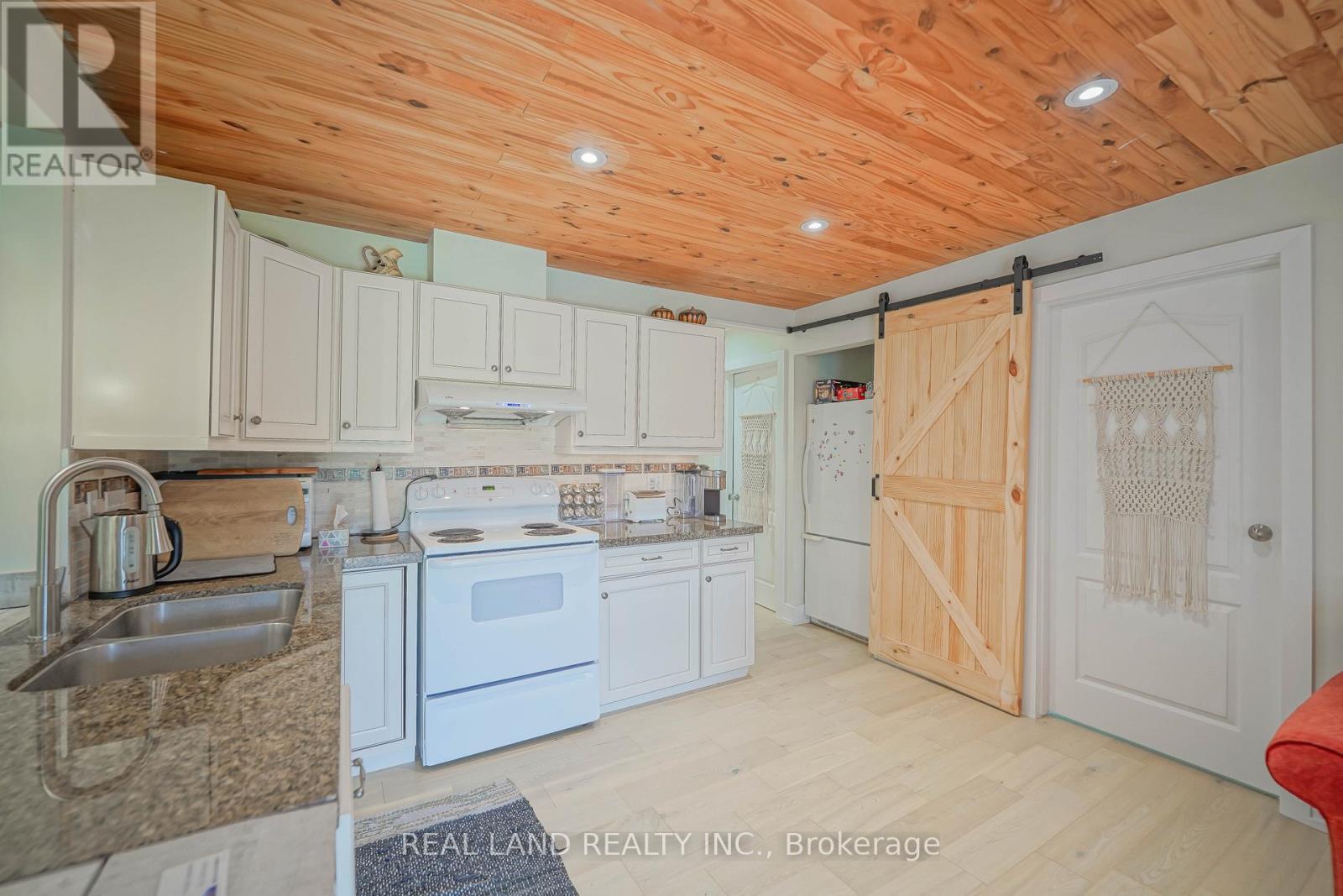 21 Marilyn Crescent, Kawartha Lakes, Ontario  K0L 1T0 - Photo 24 - X12441318