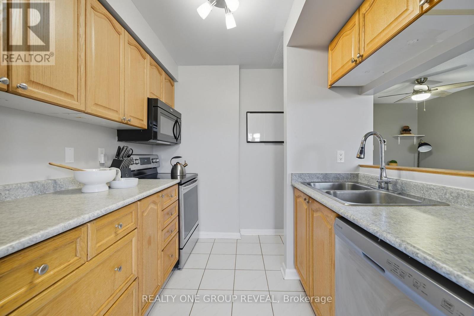 37 Mainprize Crescent, East Gwillimbury, Ontario  L0G 1M0 - Photo 14 - N12441900