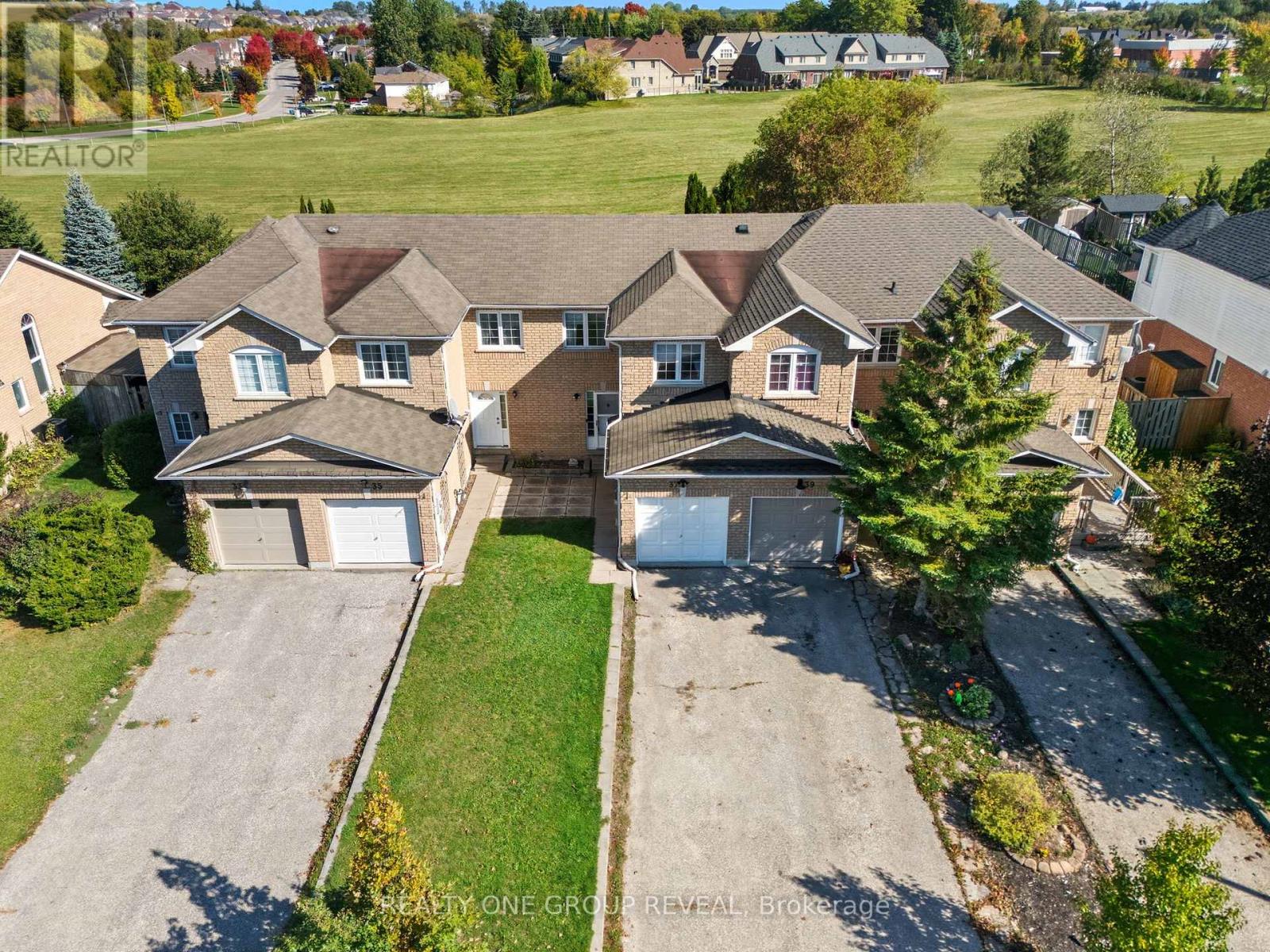 37 Mainprize Crescent, East Gwillimbury, Ontario  L0G 1M0 - Photo 5 - N12441900