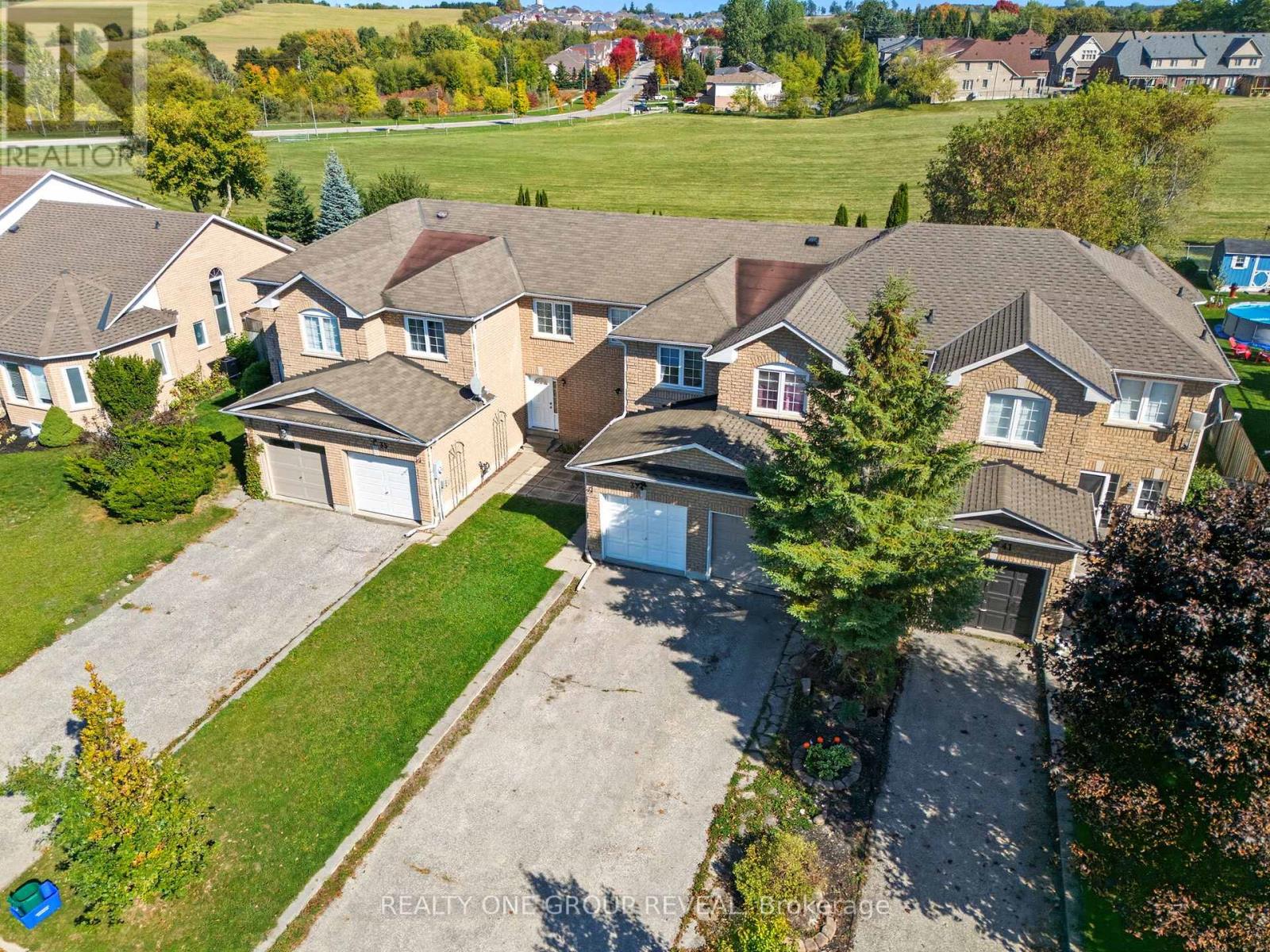 37 Mainprize Crescent, East Gwillimbury, Ontario  L0G 1M0 - Photo 6 - N12441900