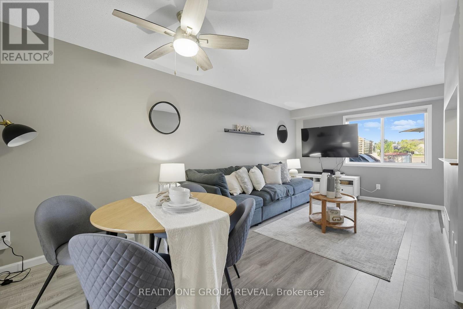 37 Mainprize Crescent, East Gwillimbury, Ontario  L0G 1M0 - Photo 9 - N12441900