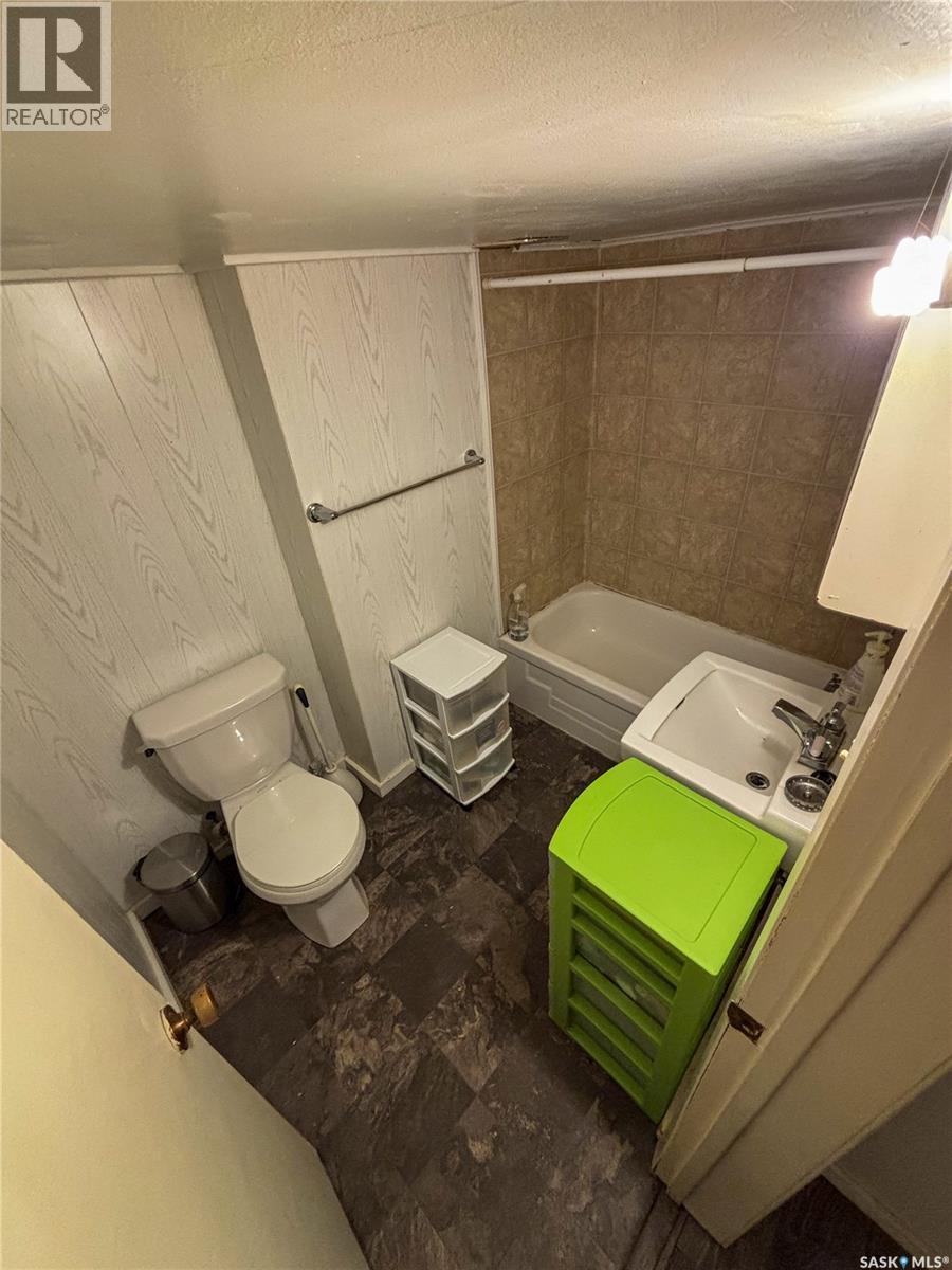 1114 C Avenue N, Saskatoon, Saskatchewan  S7L 1K4 - Photo 37 - SK016630