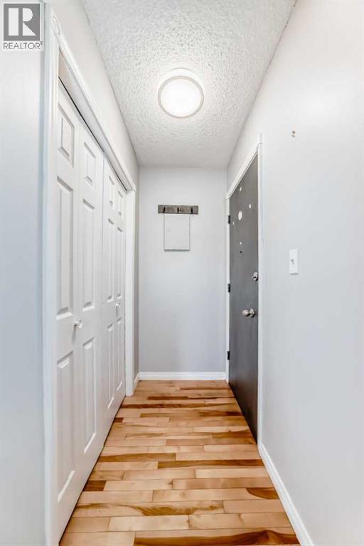 301, 4512 75 Street Nw, Calgary, Alberta  T3B 2M9 - Photo 4 - A2257618