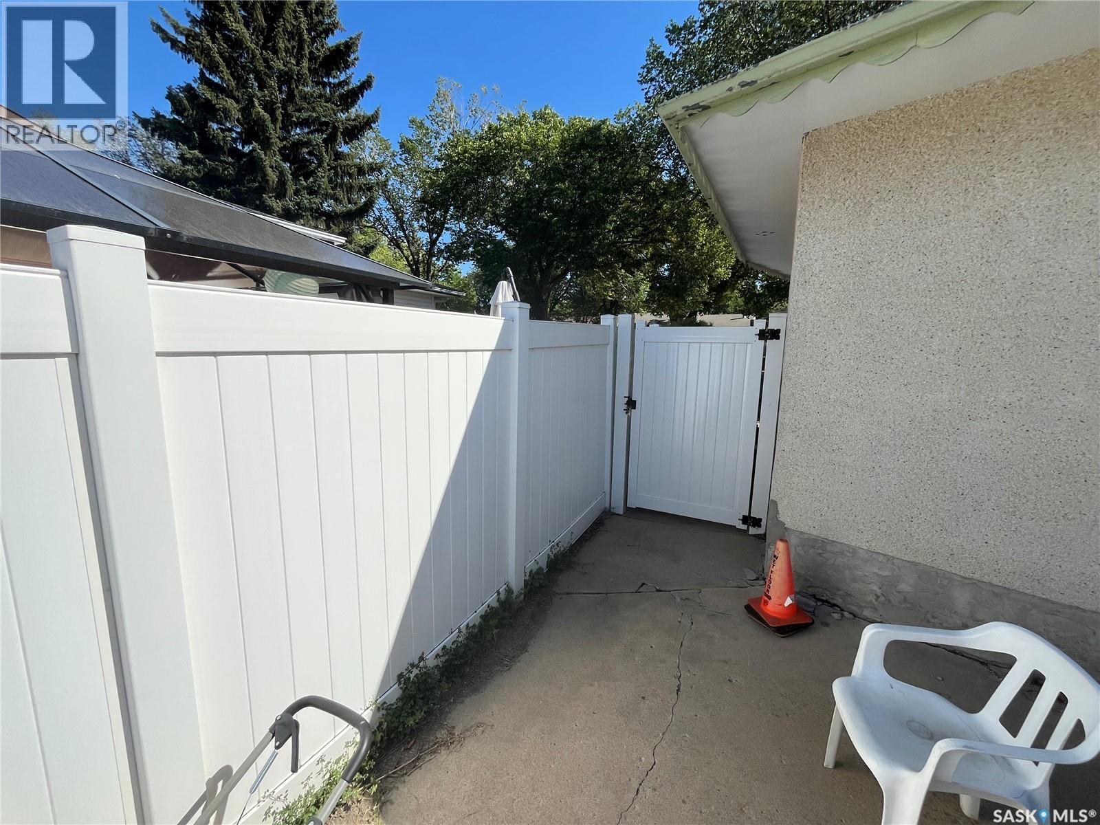 604 Dalgliesh Drive, Regina, Saskatchewan  S4R 6L8 - Photo 38 - SK019890