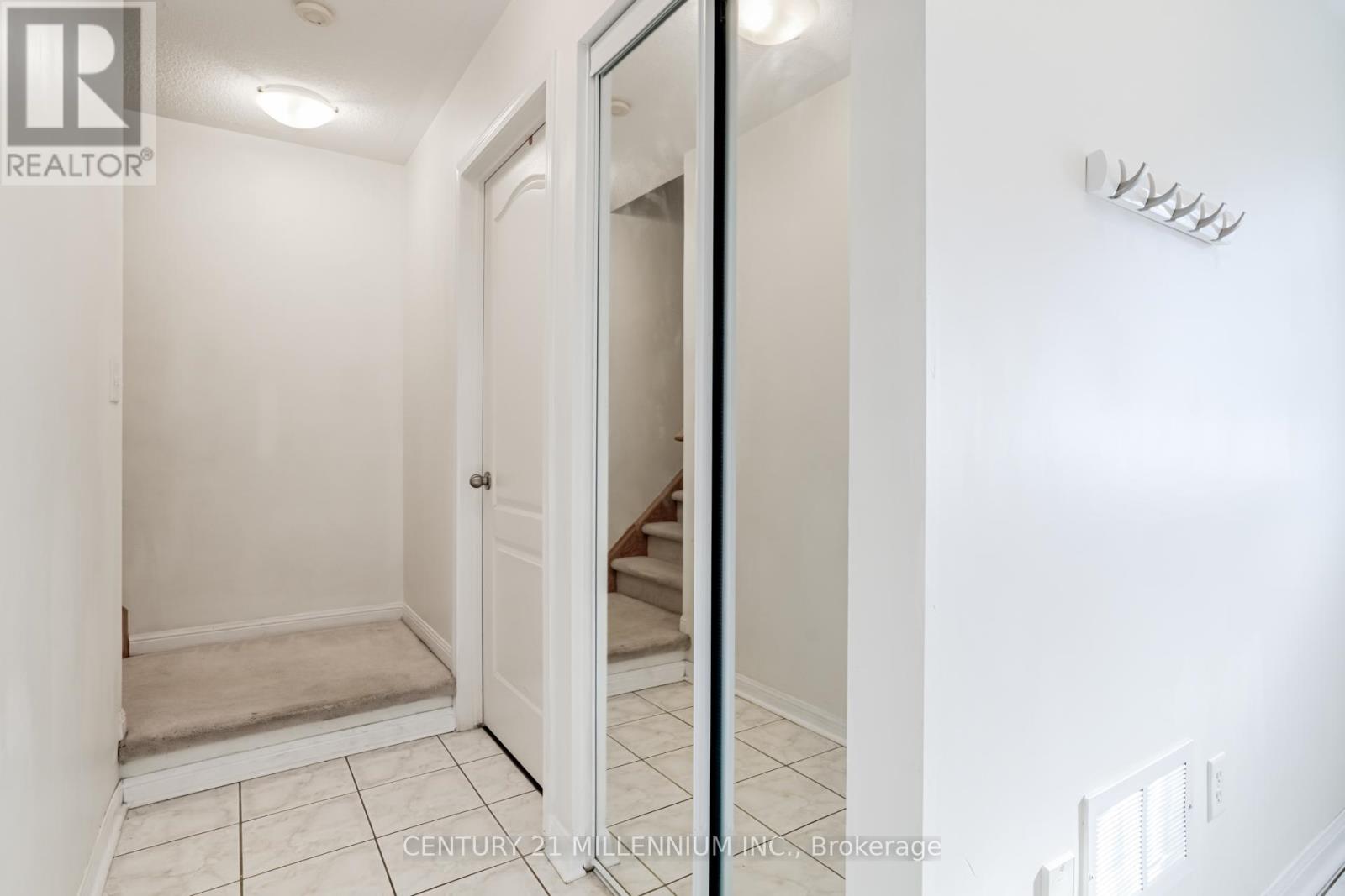 1160 Barnard Drive, Milton, Ontario  L9T 6R5 - Photo 12 - W12441917