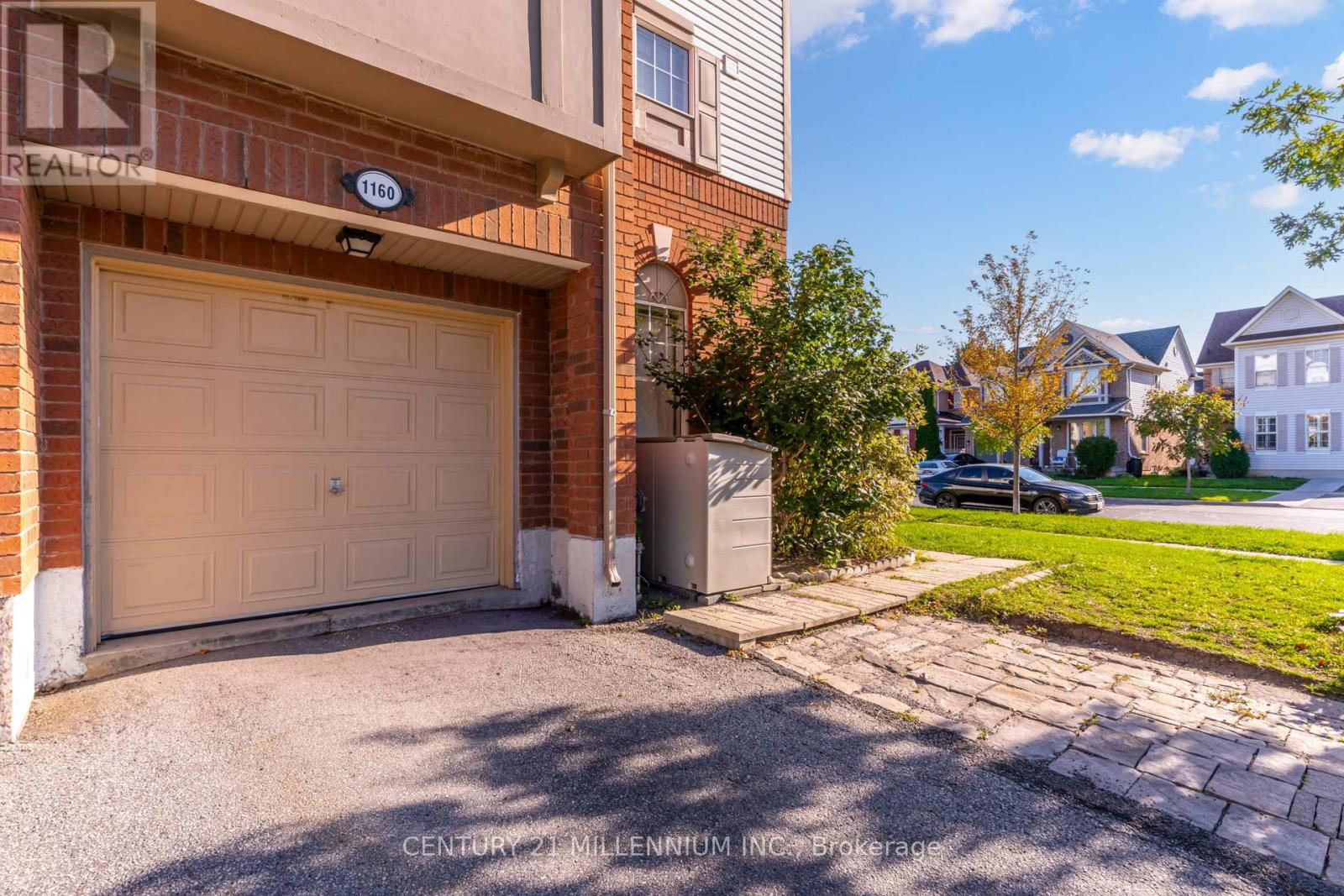 1160 Barnard Drive, Milton, Ontario  L9T 6R5 - Photo 4 - W12441917