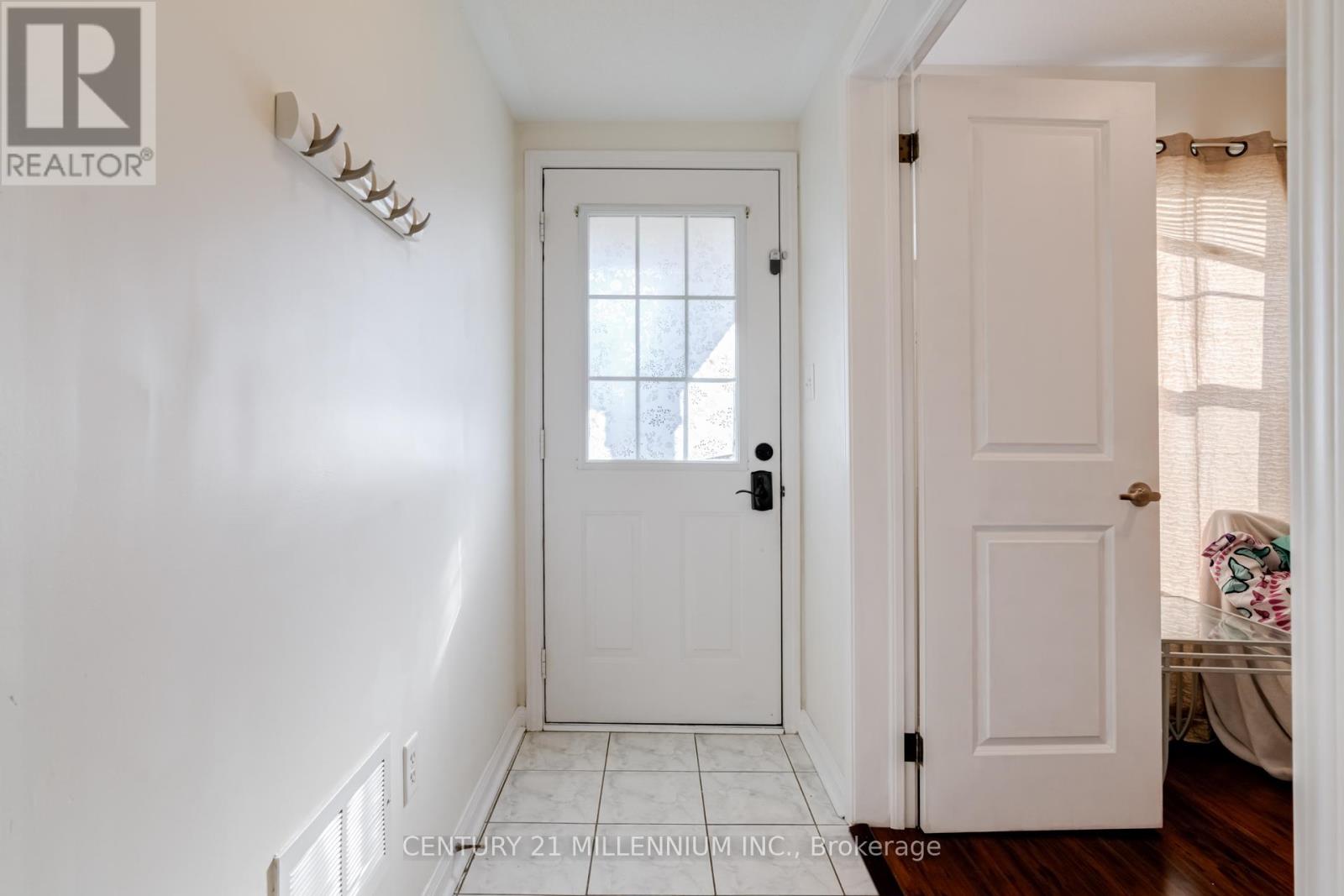 1160 Barnard Drive, Milton, Ontario  L9T 6R5 - Photo 8 - W12441917
