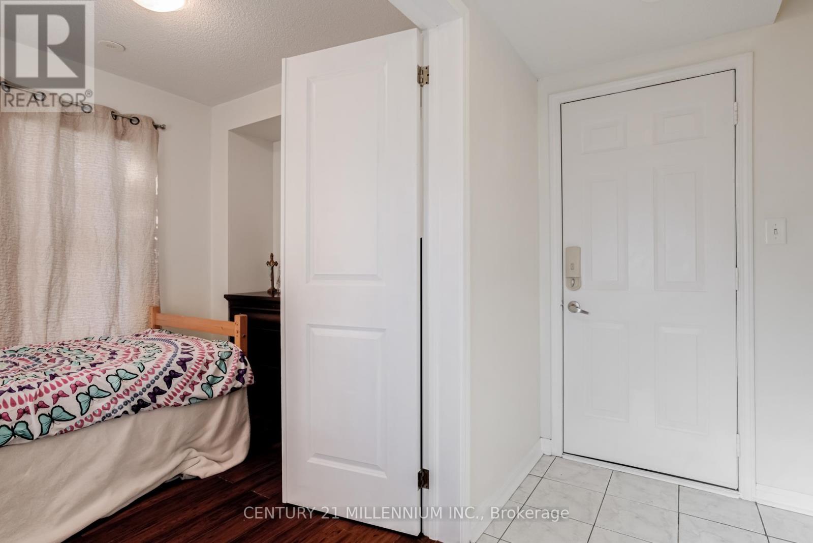 1160 Barnard Drive, Milton, Ontario  L9T 6R5 - Photo 9 - W12441917