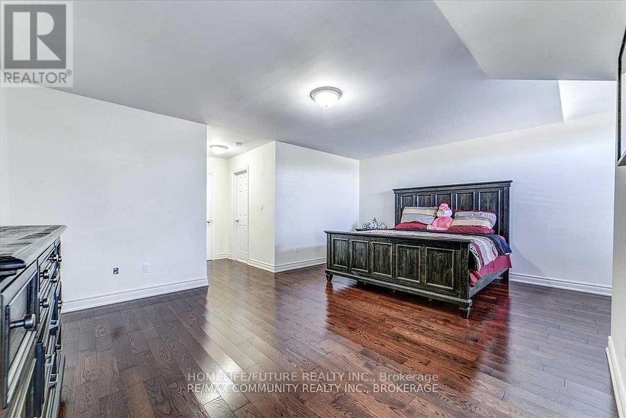 84 Wimbledon Court, Whitby, Ontario  L1P 0A6 - Photo 15 - E12441877