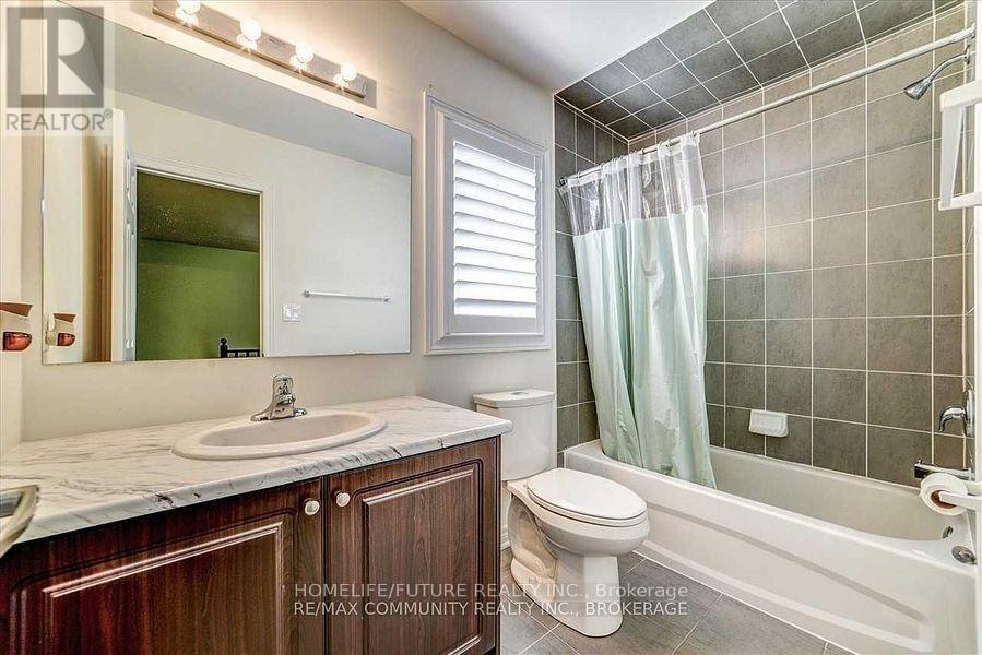 84 Wimbledon Court, Whitby, Ontario  L1P 0A6 - Photo 20 - E12441877