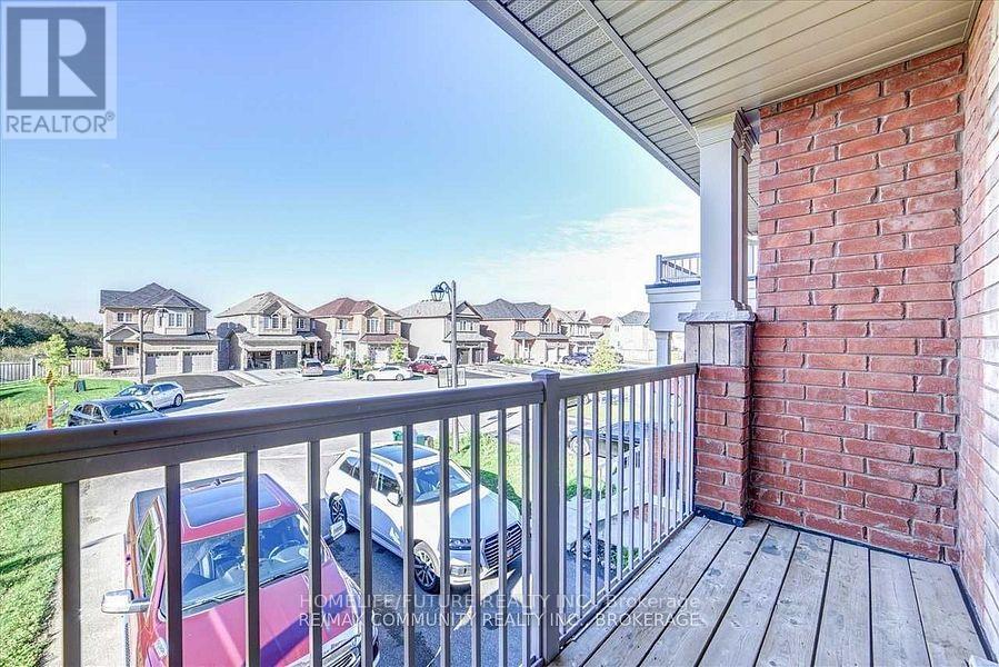 84 Wimbledon Court, Whitby, Ontario  L1P 0A6 - Photo 6 - E12441877