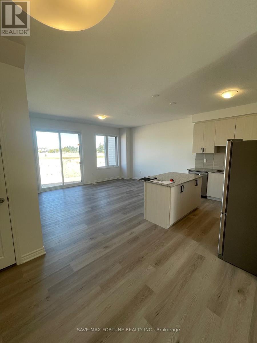 196 Stamson Street, Kitchener, Ontario  N2R 0V3 - Photo 2 - X12441896