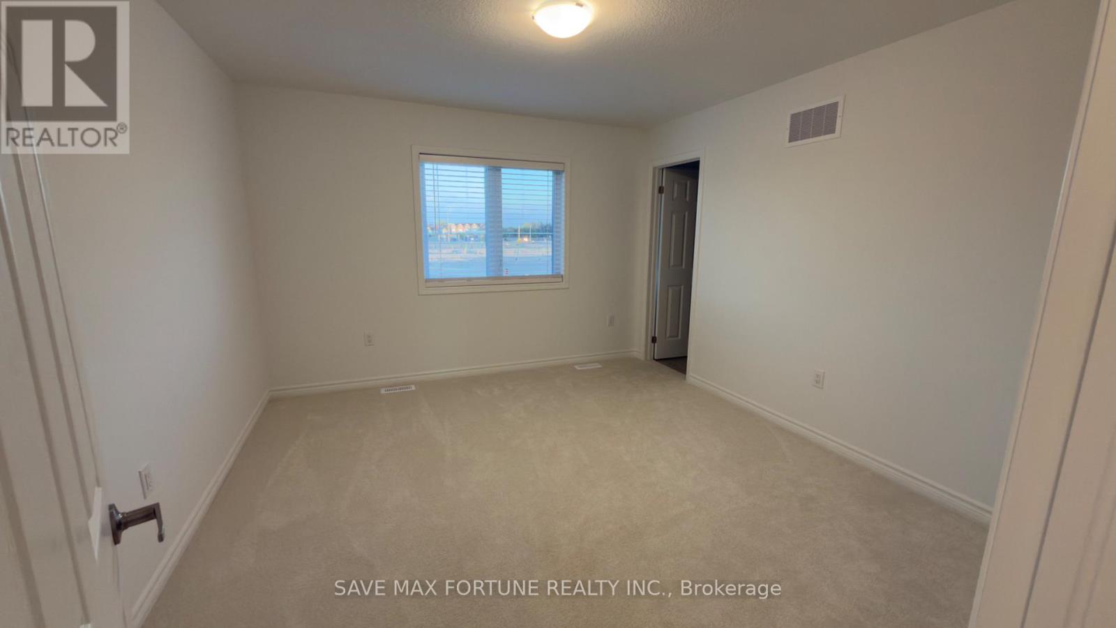 196 Stamson Street, Kitchener, Ontario  N2R 0V3 - Photo 4 - X12441896