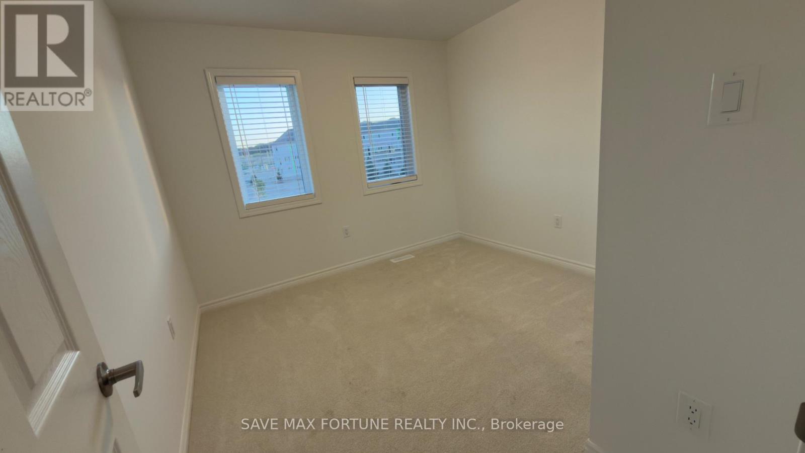 196 Stamson Street, Kitchener, Ontario  N2R 0V3 - Photo 7 - X12441896