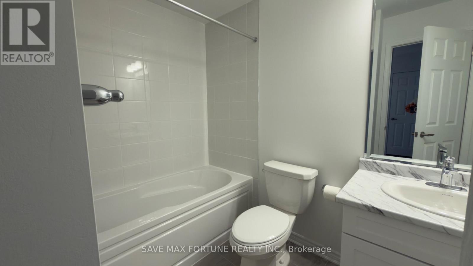 196 Stamson Street, Kitchener, Ontario  N2R 0V3 - Photo 8 - X12441896