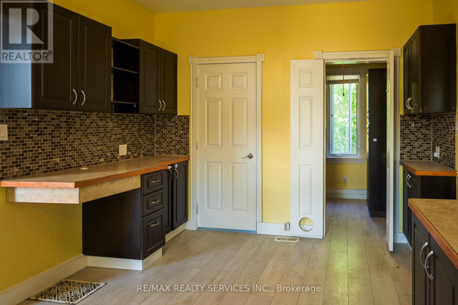 73 Brock Street, Woodstock, Ontario  N4S 3B7 - Photo 14 - X12441902